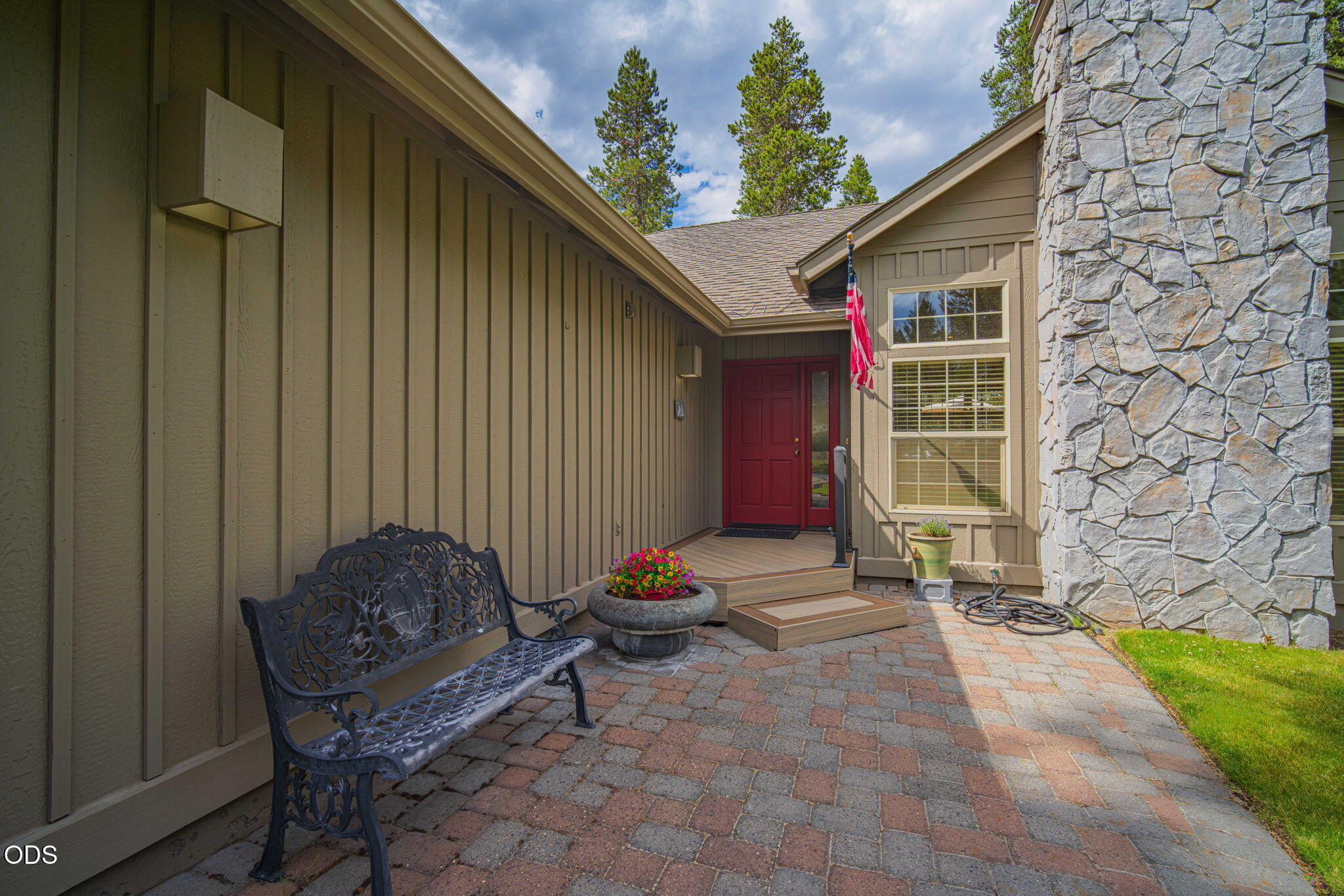 57719 Poplar Lane Sunriver, OR 97707 - Photo 3 of 46