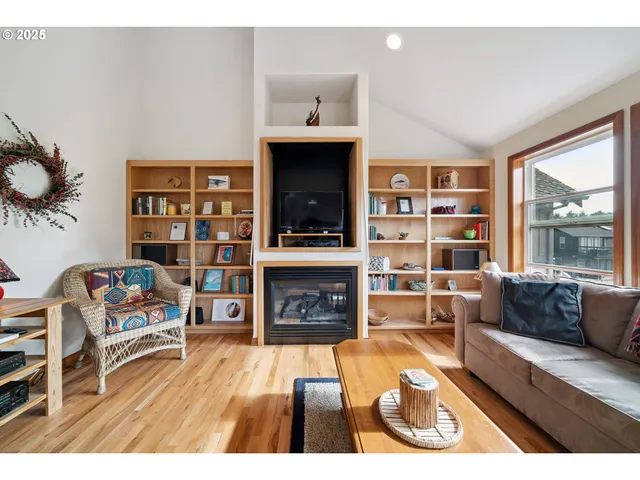 $799,000 | 3732 Coho Place, Cannon Beach, OR 97110