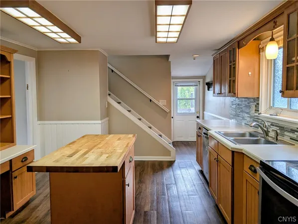 $189,900 | 116 Berwick Road North, Salina, NY 13208