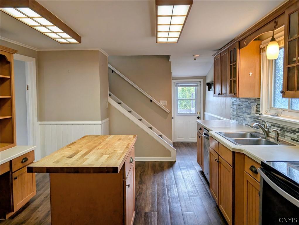 116 Berwick Road North Salina, NY 13208 - Photo 12 of 41 View through the the kitchen. Doorway on left to e