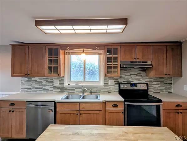 $189,900 | 116 Berwick Road North, Salina, NY 13208