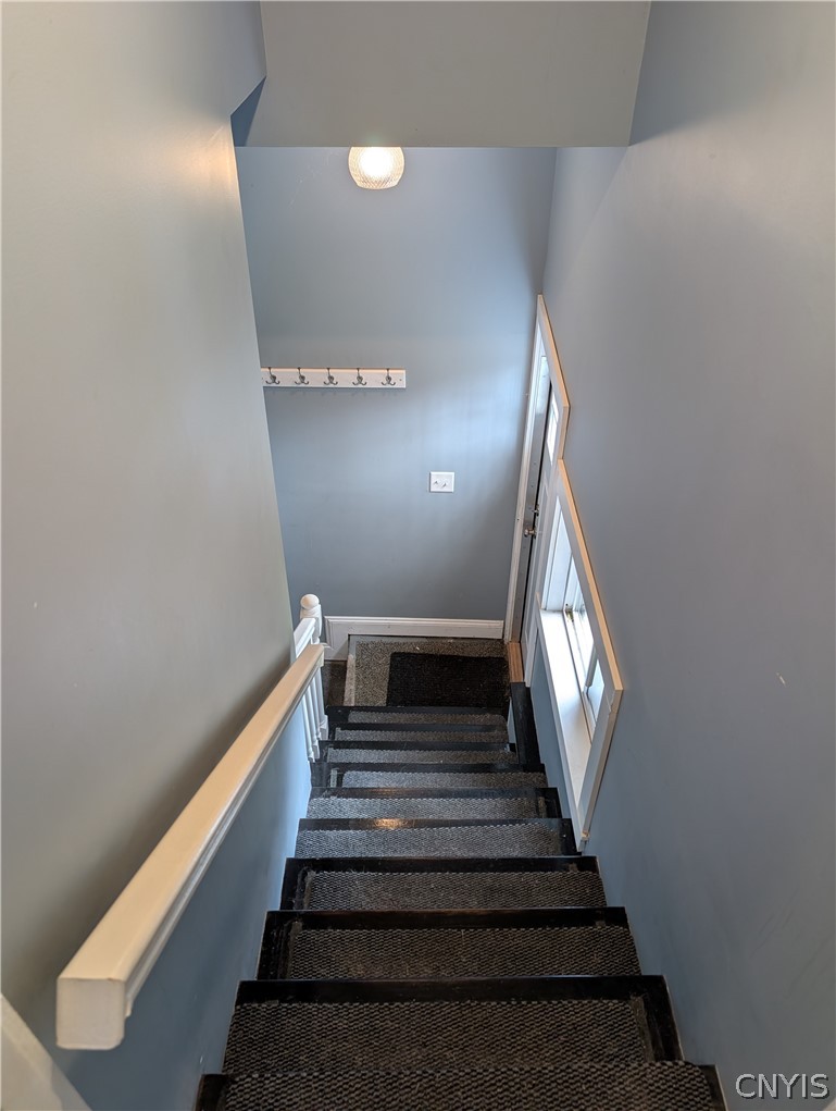 116 Berwick Road North Salina, NY 13208 - Photo 29 of 41 Staircase to back door and the basement