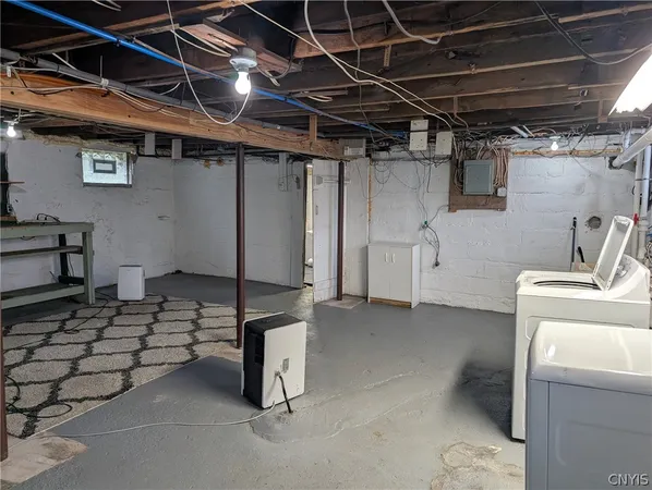 $189,900 | 116 Berwick Road North, Salina, NY 13208