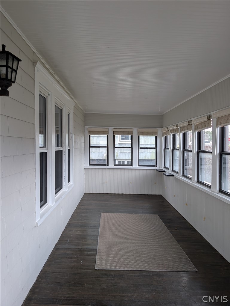 116 Berwick Road North Salina, NY 13208 - Photo 4 of 41 Enclosed porch perfect for relaxing!
