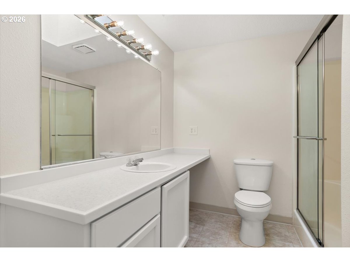 8125 Southwest Pine Street Portland, OR 97223 - Photo 21 of 44