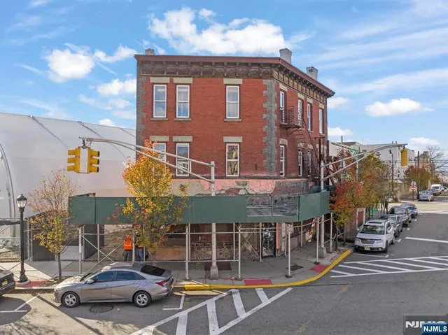 a car parked in front of a building
