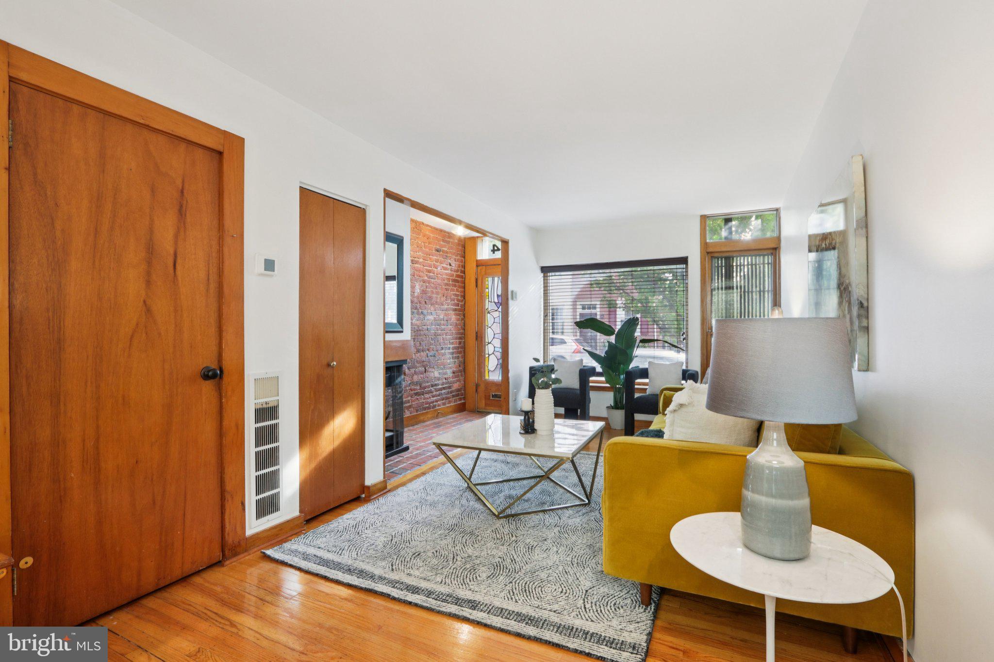 764 South Front Street Philadelphia, PA 19147 - Photo 6 of 46 a living room with furniture