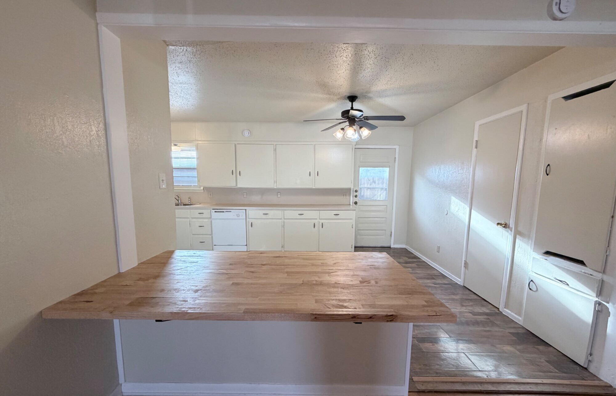 2113 South Loop 289, Unit B Lubbock, TX 79423 - Photo 4 of 11 IMG_6622