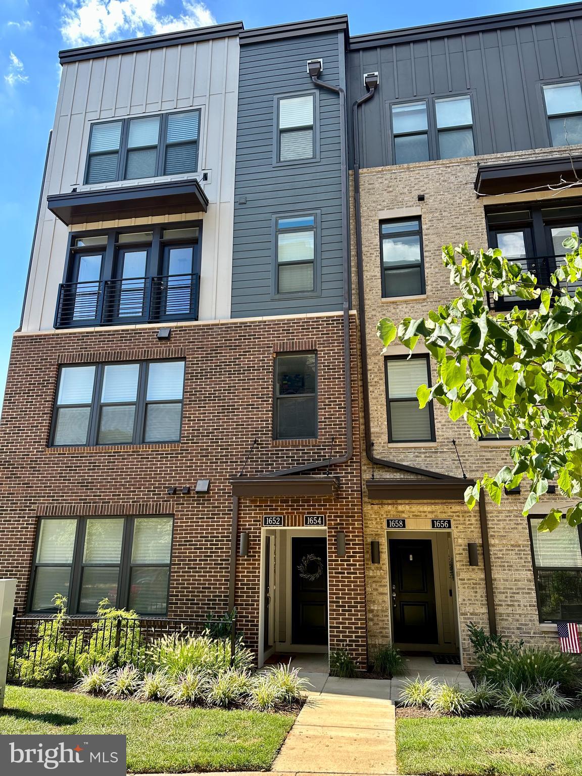 1654 Bandit Loop Reston, VA 20190 - Photo 2 of 61 Welcome Home!