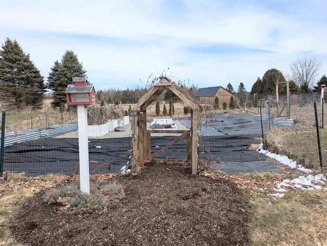 $434,950 | 691 Old Stone House Road, Brownington, VT 05860