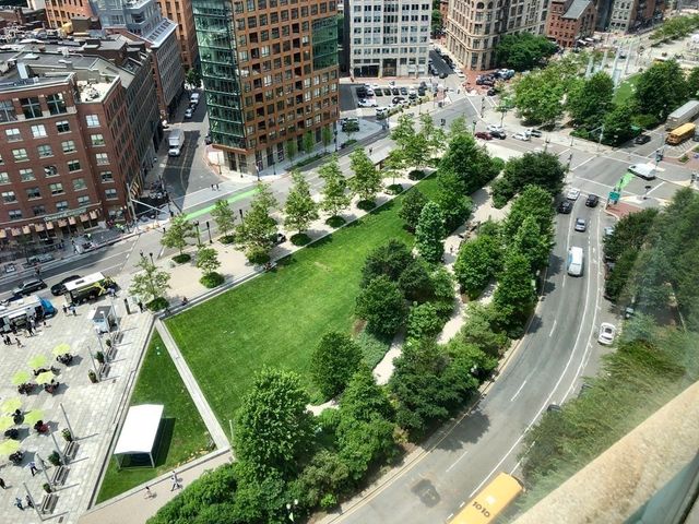 $970,000 | 80 Broad Street, Unit 601, Boston, MA 02110