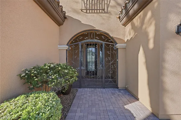 $1,299,900 | 2857 Josephine Drive, Henderson, NV 89044