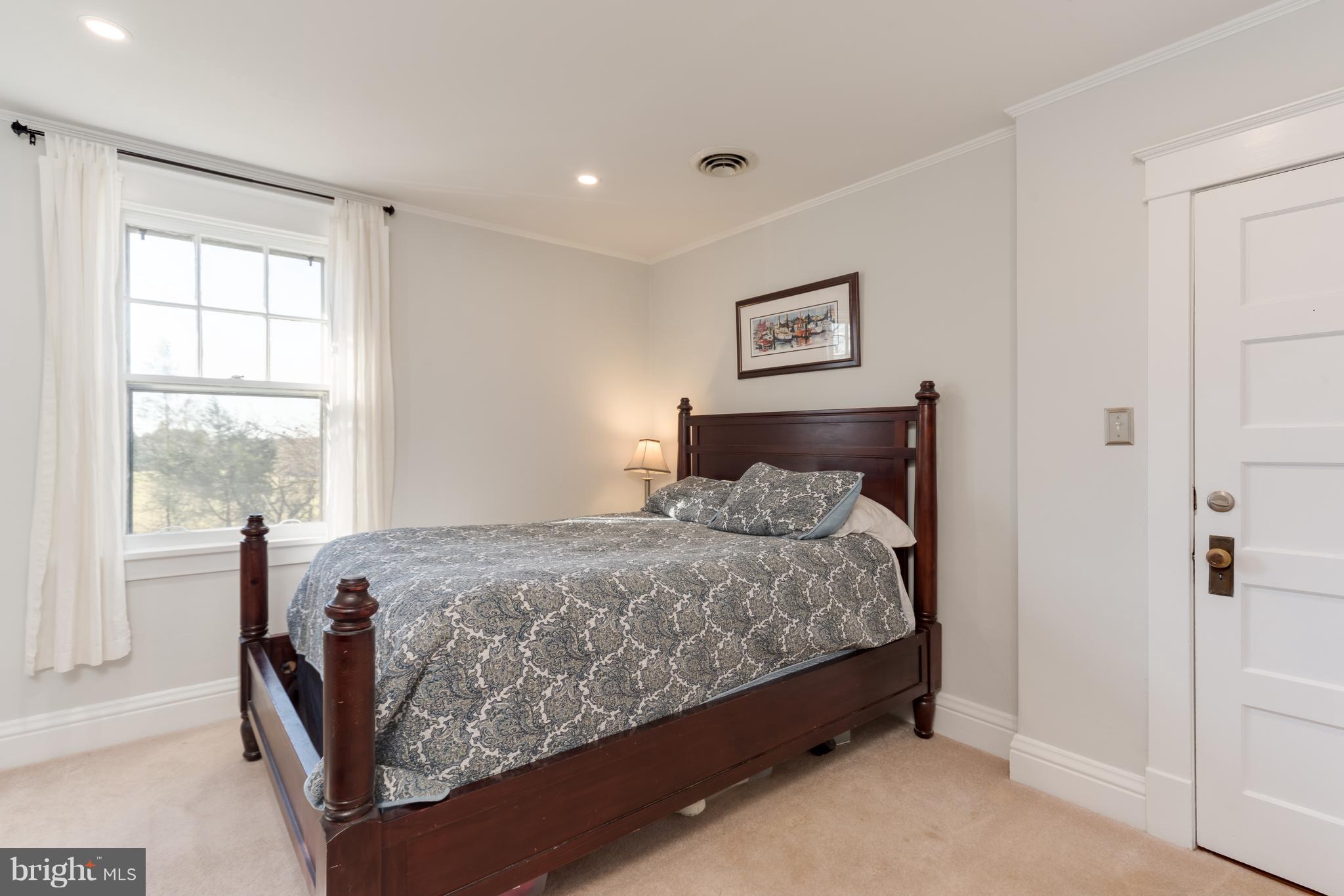 12721 Dulaney Valley Road Phoenix, MD 21131 - Photo 19 of 51 Master bedroom