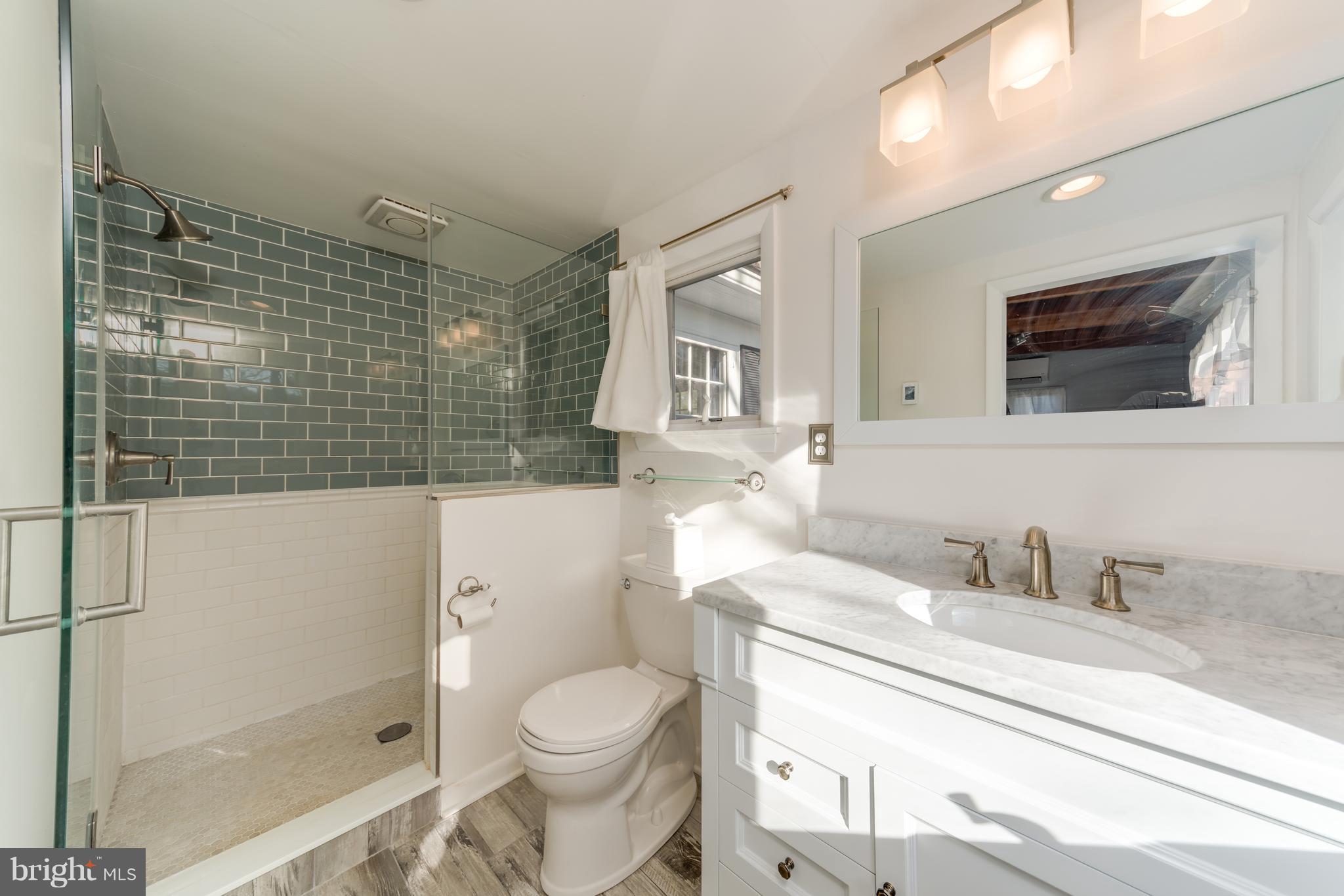 12721 Dulaney Valley Road Phoenix, MD 21131 - Photo 21 of 51 Master bathroom