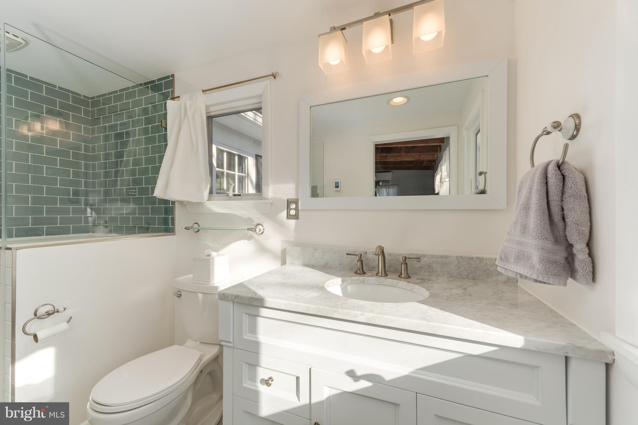 12721 Dulaney Valley Road Phoenix, MD 21131 - Photo 22 of 51 Master bathroom