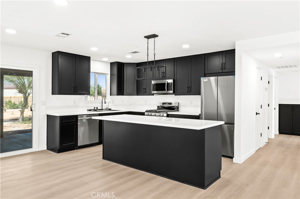 22031 Sauk Road Apple Valley, CA 92308 - Photo 10 of 45