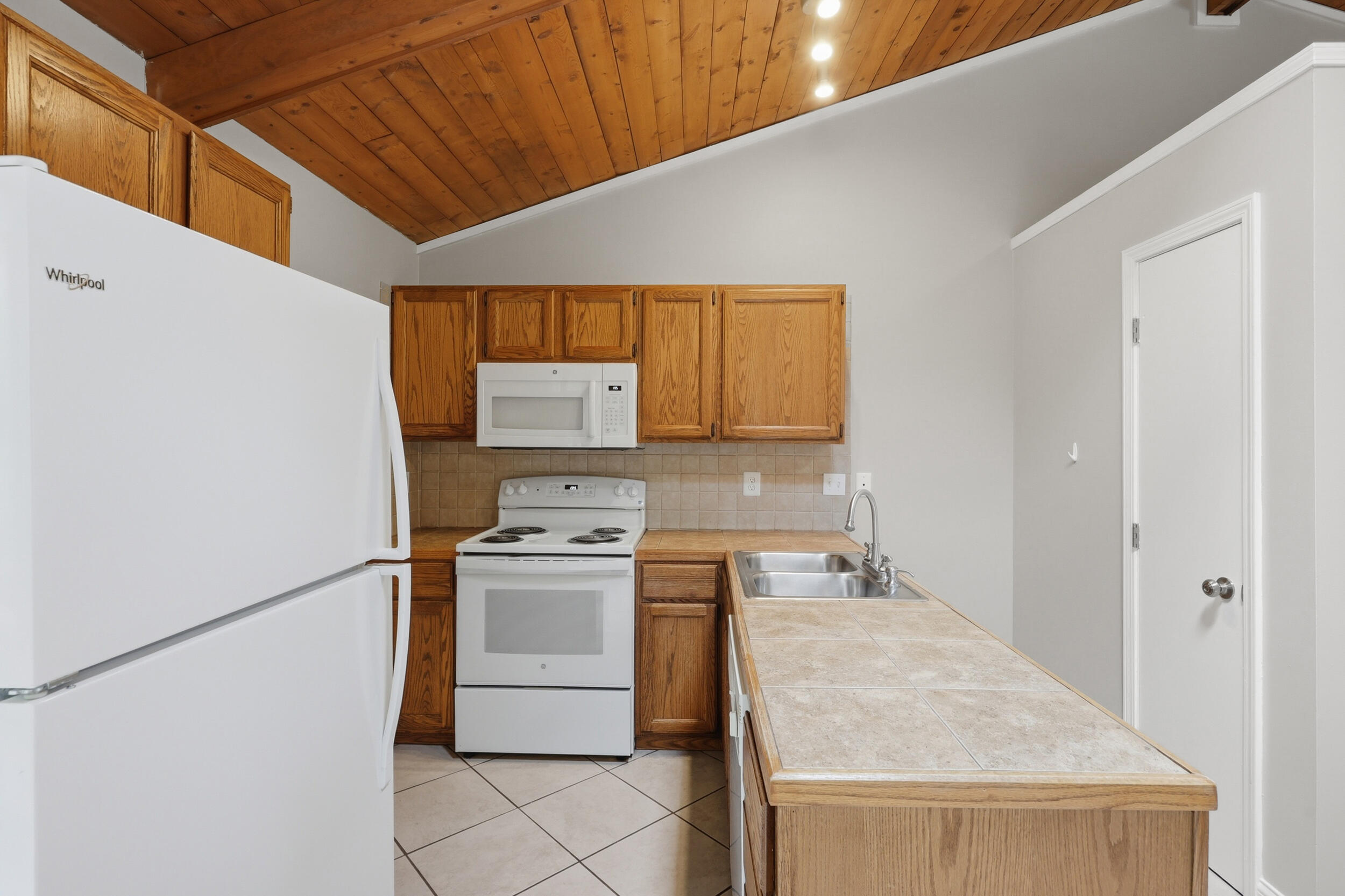 726 Spring Meadows Drive Lexington, KY 40504 - Photo 7 of 24 img_7891