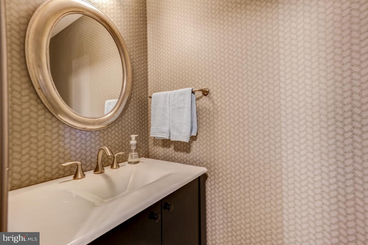 2003 Lyttonsville Road Silver Spring, MD 20910 - Photo 16 of 36