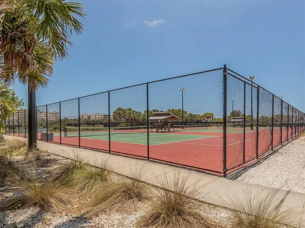 $172,900 | 6108 Green View Drive, Unit 143, Sarasota, FL 34231