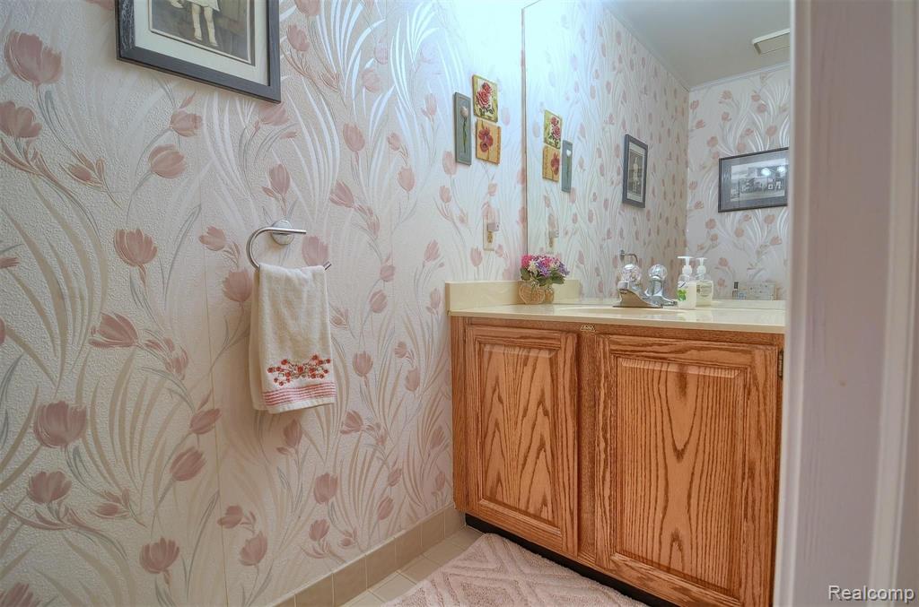 1237 Sandy Ridge Drive Rochester Hills, MI 48306 - Photo 18 of 35