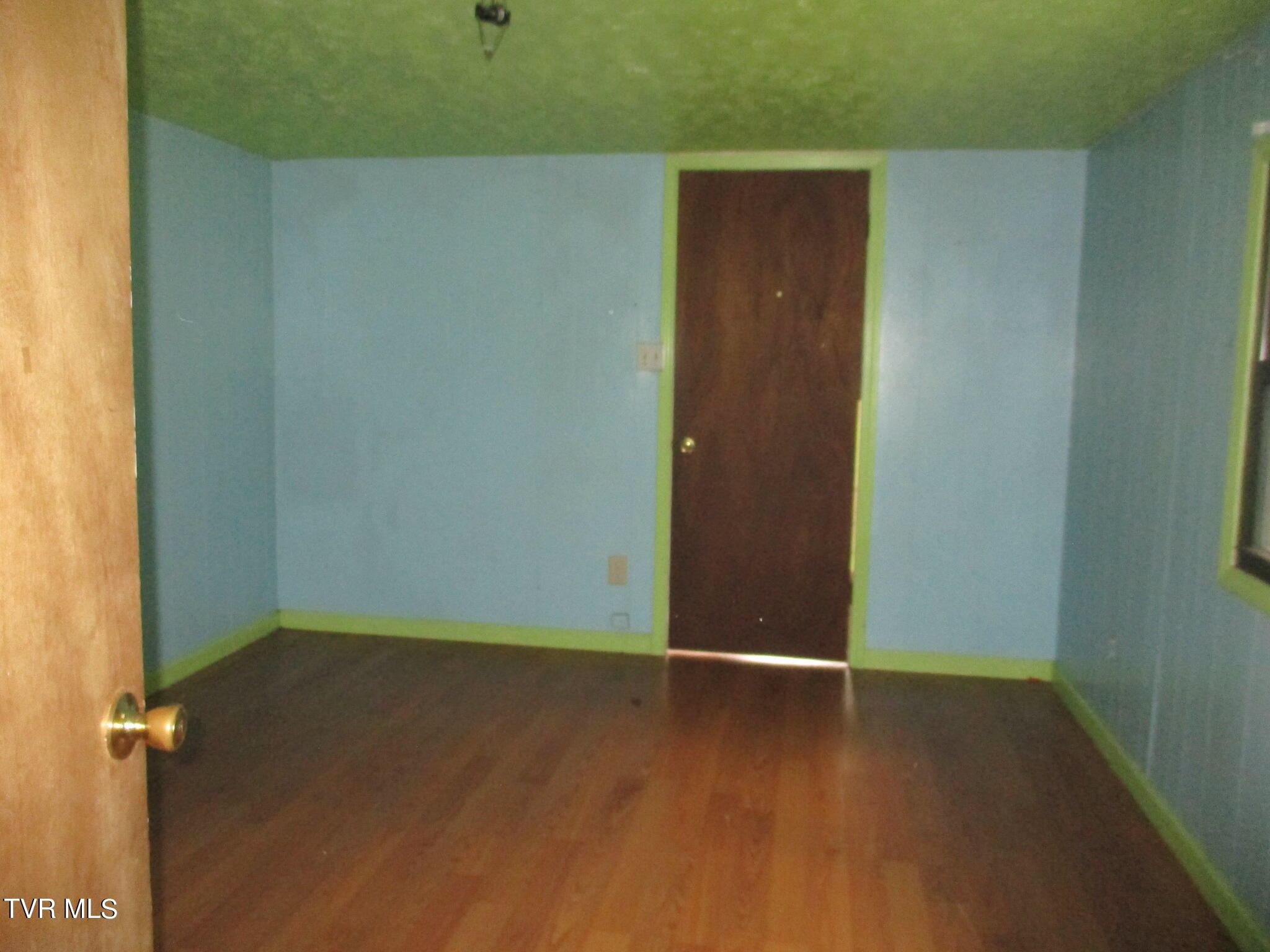 17544 Phillips Road Bristol, VA 24202 - Photo 6 of 12 IMG_7076