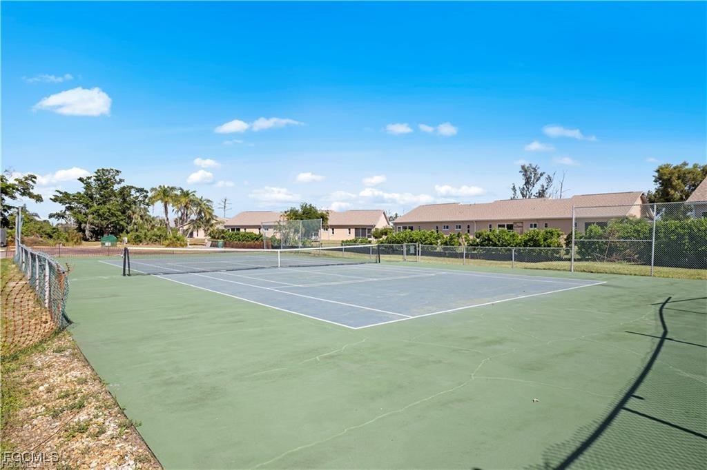 16881 Davis Road, Unit 414 Fort Myers, FL 33908 - Photo 14 of 24 a view of a basket ball ground