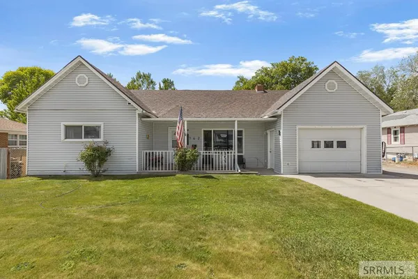 $212,000 | 742 Fort Hall Avenue, American Falls, ID 83211