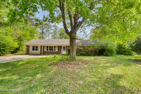 $1,800 | 104 East Larriat Lane, Havelock, NC 28532