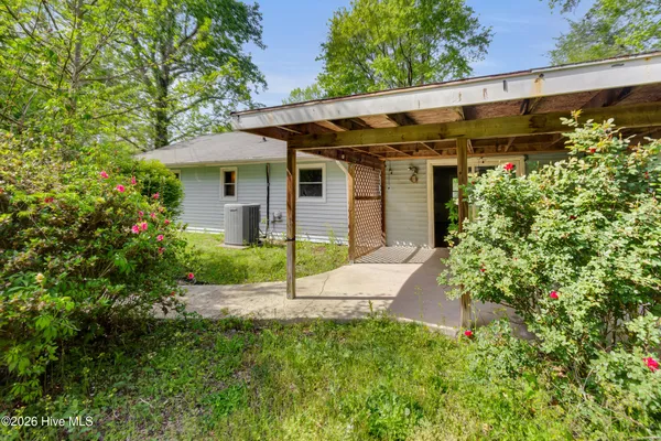 $1,800 | 104 East Larriat Lane, Havelock, NC 28532