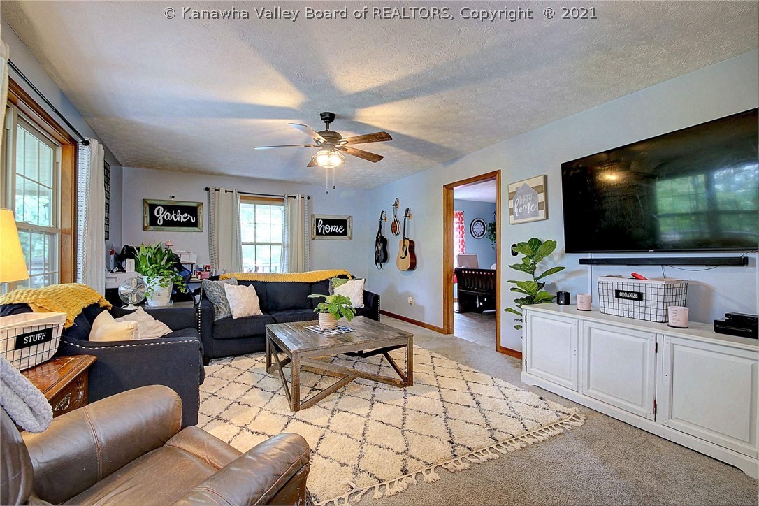 229 Rock Branch Road Poca, WV 25159 - Photo 8 of 50 Formal Living