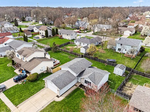 $313,900 | 1412 Essex Drive, Chesterton, IN 46304