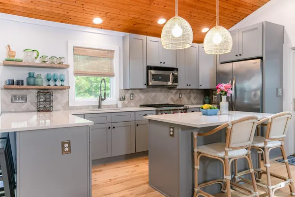 $799,000 | 6010 Migiel Lane, Sawyer, MI 49125