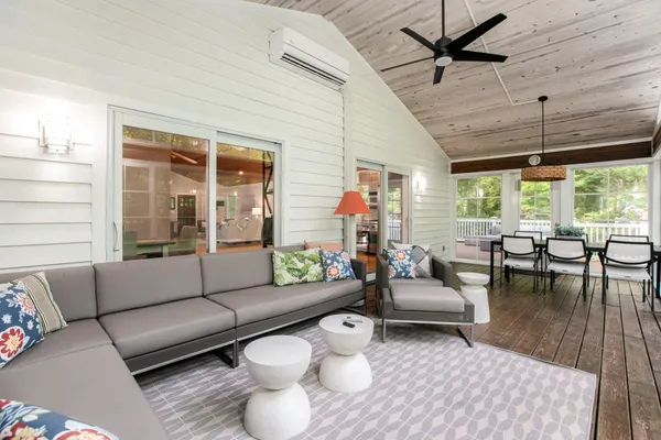 $799,000 | 6010 Migiel Lane, Sawyer, MI 49125