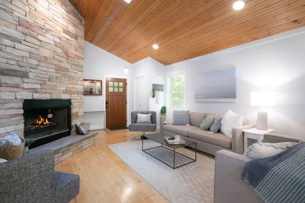 $799,000 | 6010 Migiel Lane, Sawyer, MI 49125