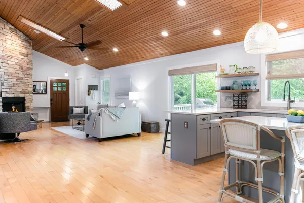 $799,000 | 6010 Migiel Lane, Sawyer, MI 49125