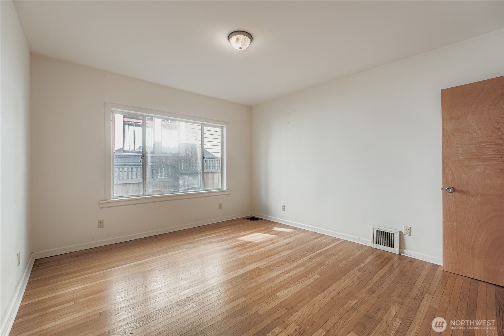 2834 30th Avenue South Seattle, WA 98144 - Photo 12 of 21