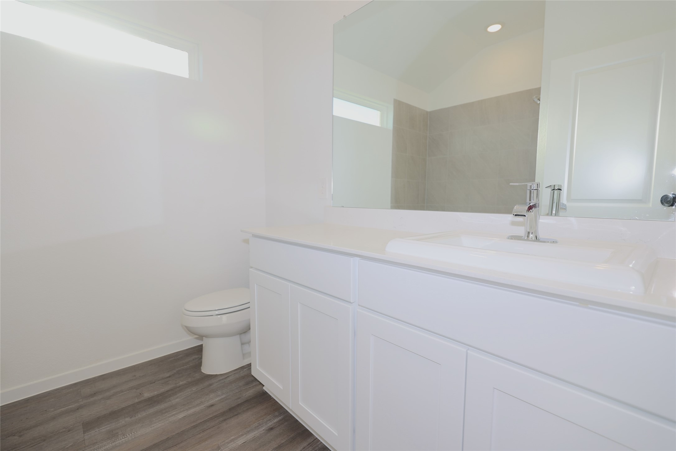 27727 Oasis Rdg Drive Katy, TX 77493 - Photo 8 of 21 Another view of the guest bathroom