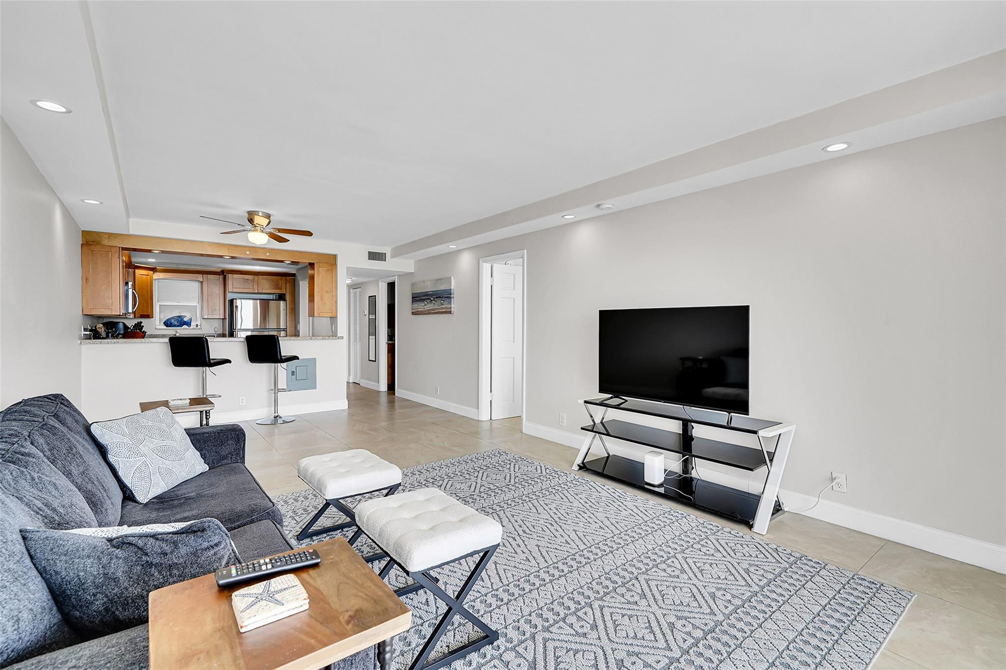 400 North Surf Road, Unit 703 Hollywood, FL 33019 - Photo 26 of 50 Photo 26