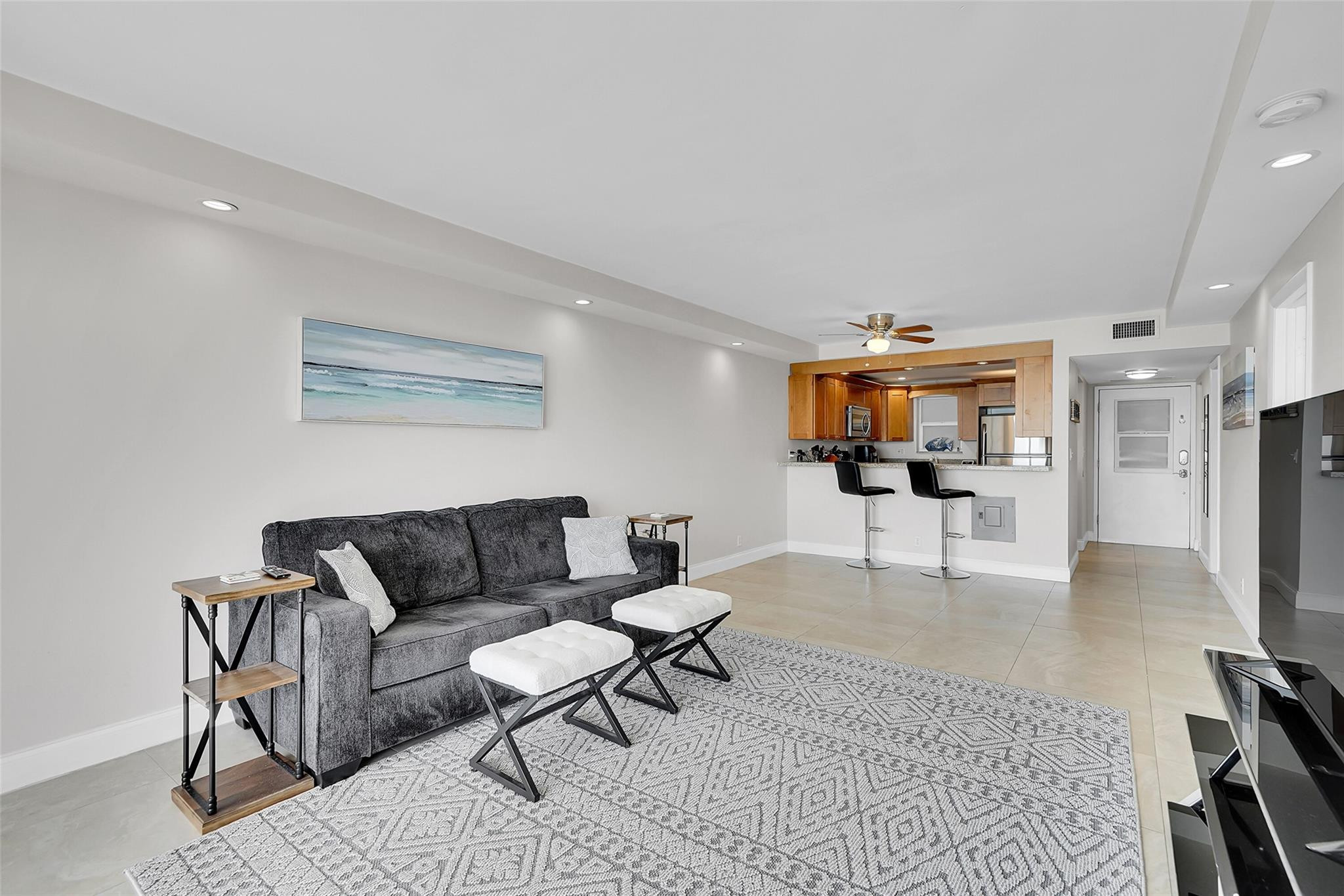 400 North Surf Road, Unit 703 Hollywood, FL 33019 - Photo 28 of 50 Photo 28