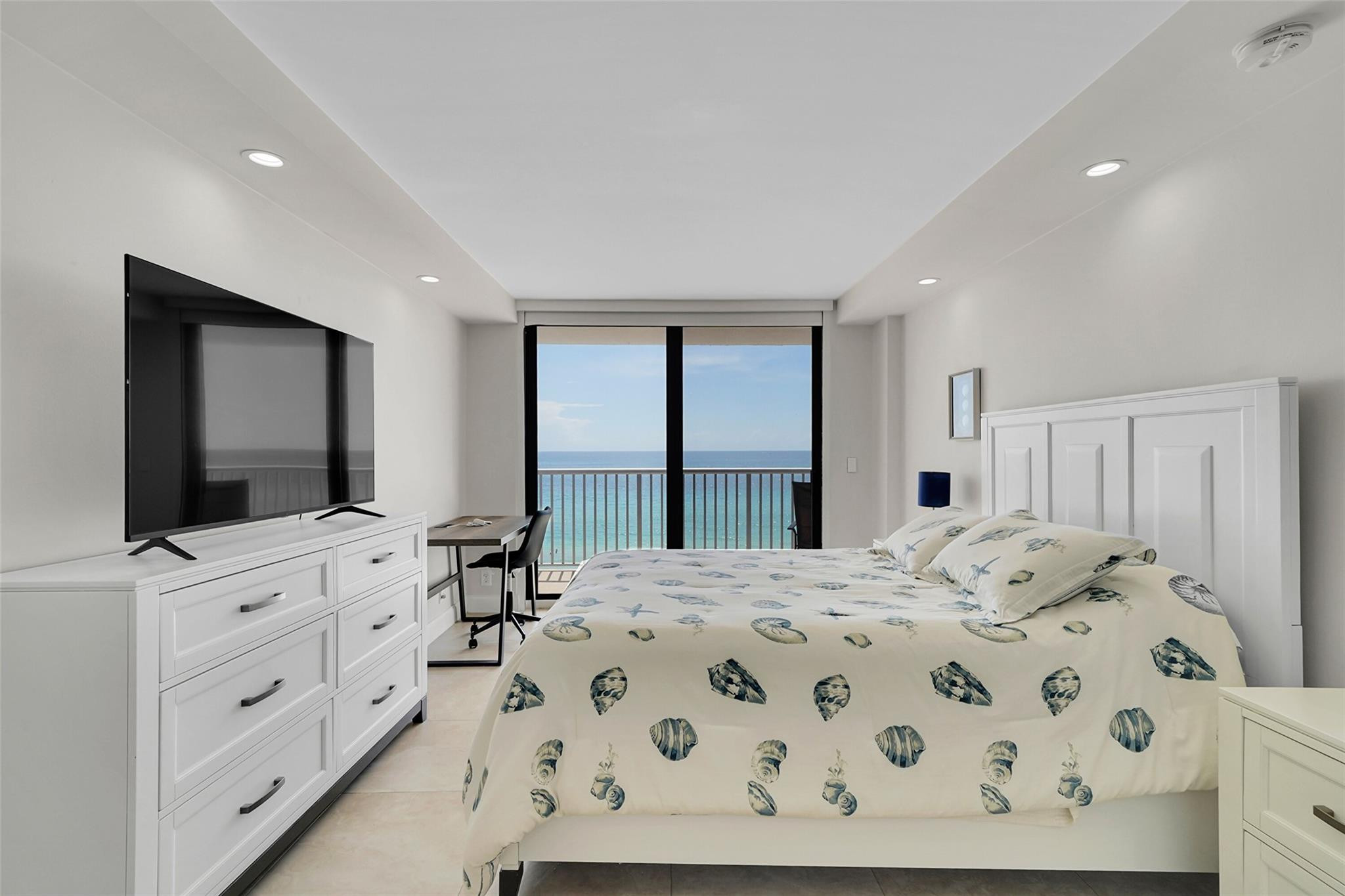 400 North Surf Road, Unit 703 Hollywood, FL 33019 - Photo 34 of 50 Photo 34