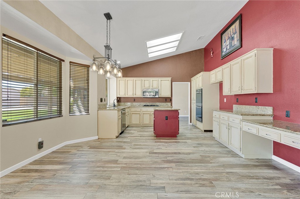 12971 Lompoc Road Apple Valley, CA 92308 - Photo 11 of 44