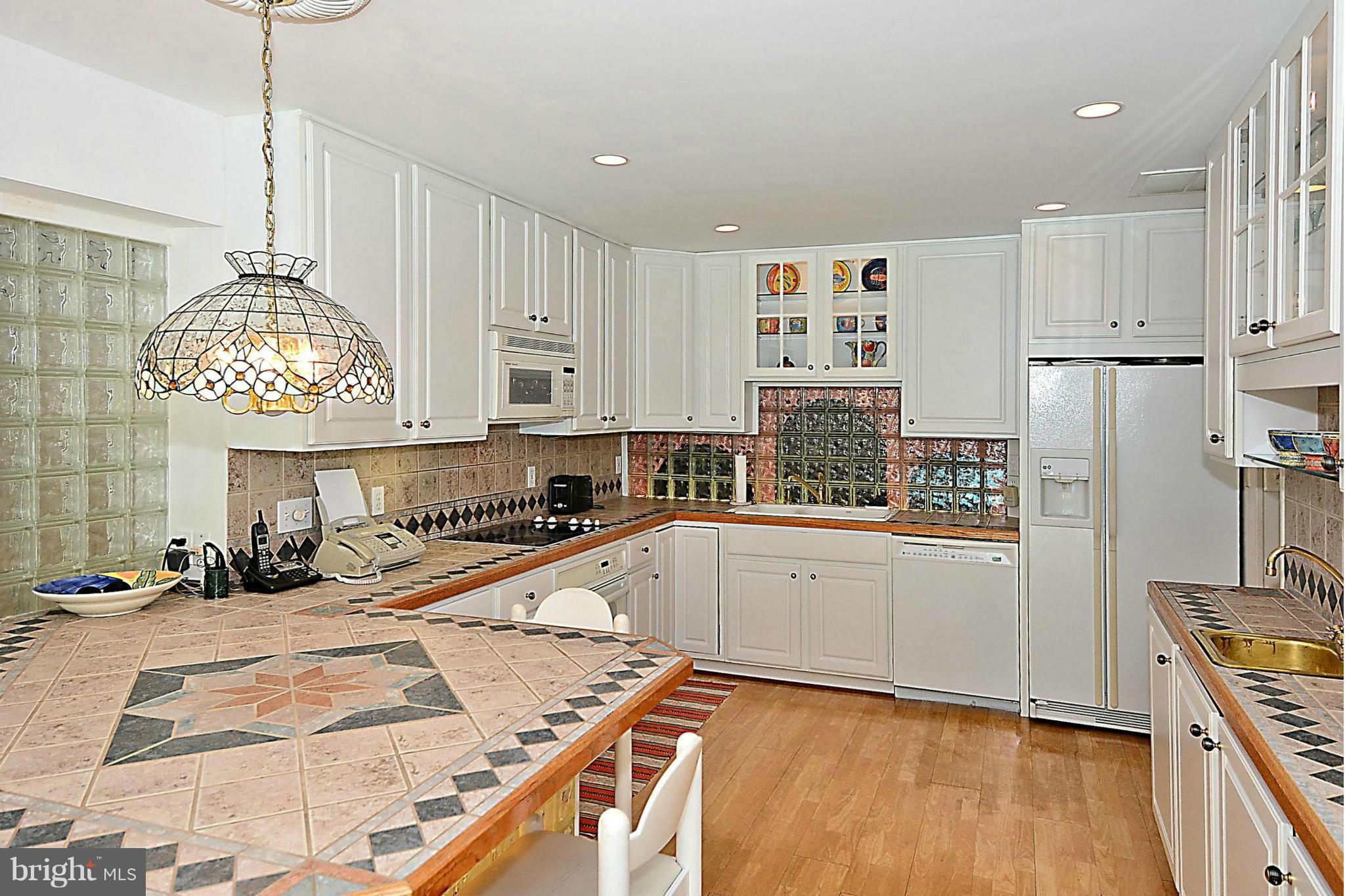 1913 Windsor Road Alexandria, VA 22307 - Photo 11 of 30 Kitchen