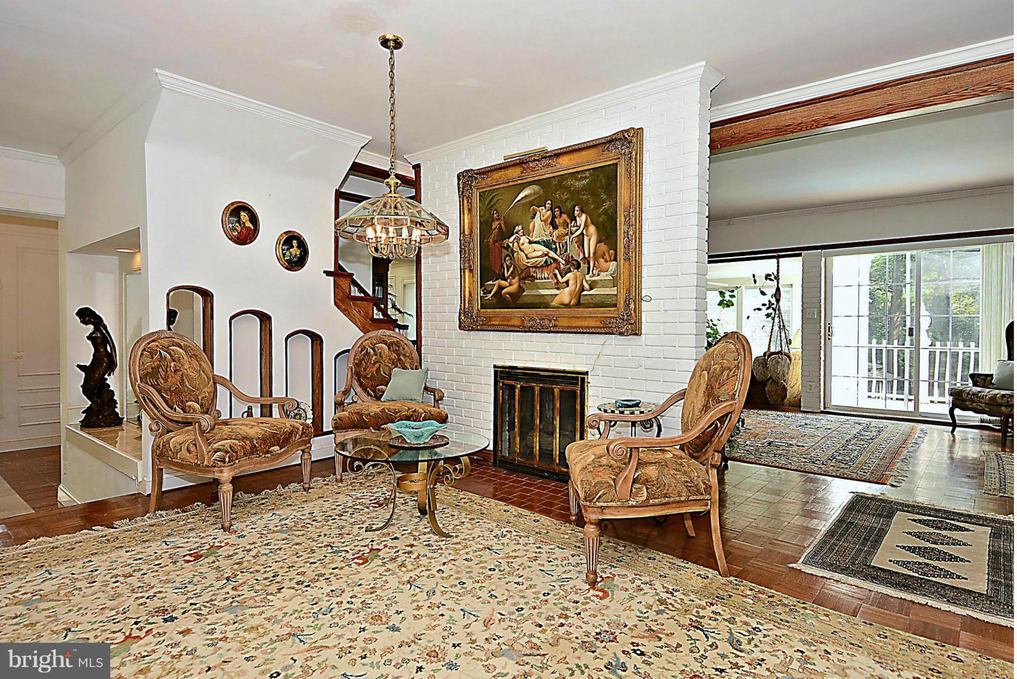 1913 Windsor Road Alexandria, VA 22307 - Photo 3 of 30 Living Room
