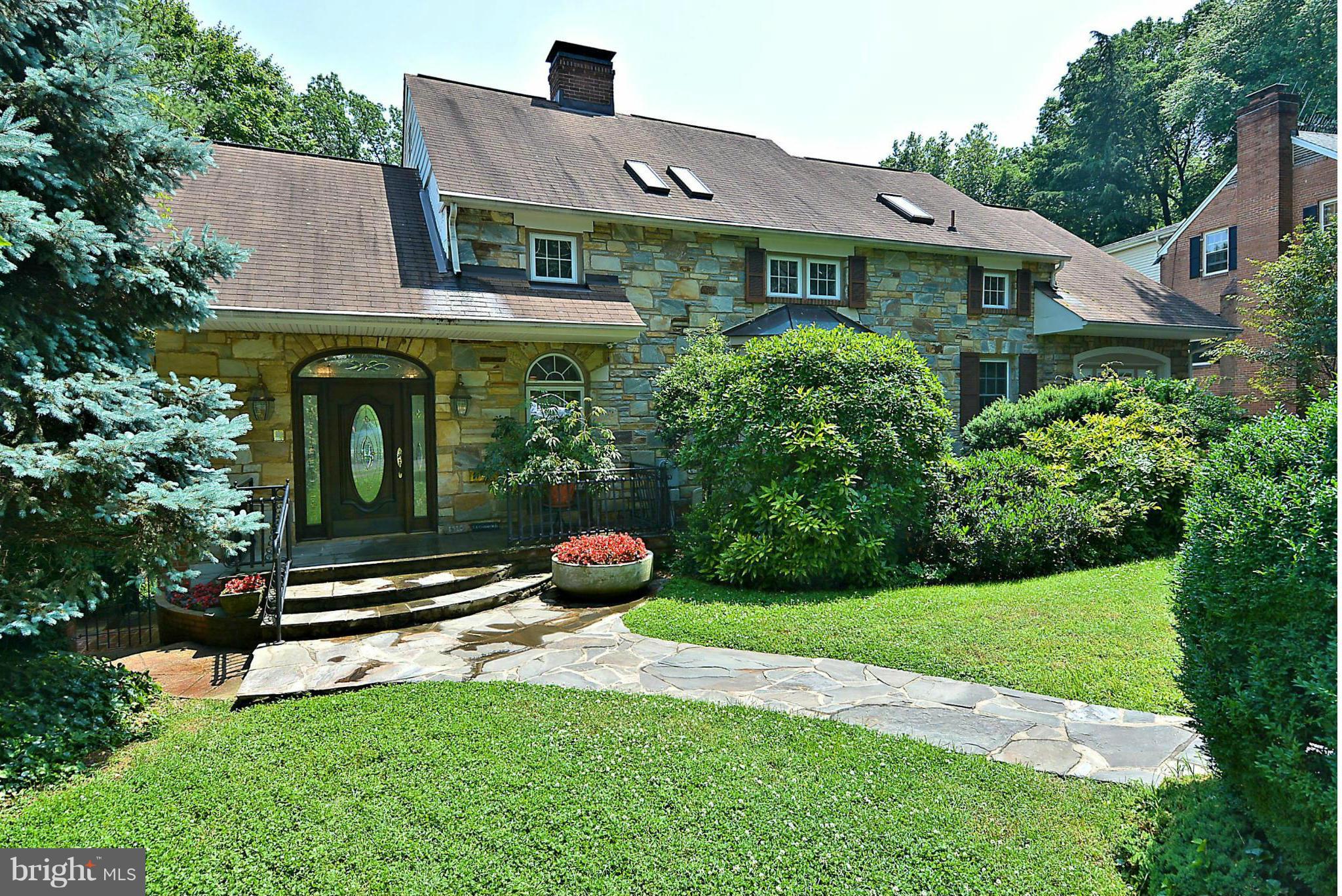 1913 Windsor Road Alexandria, VA 22307 - Photo 28 of 30 Exterior (Front)