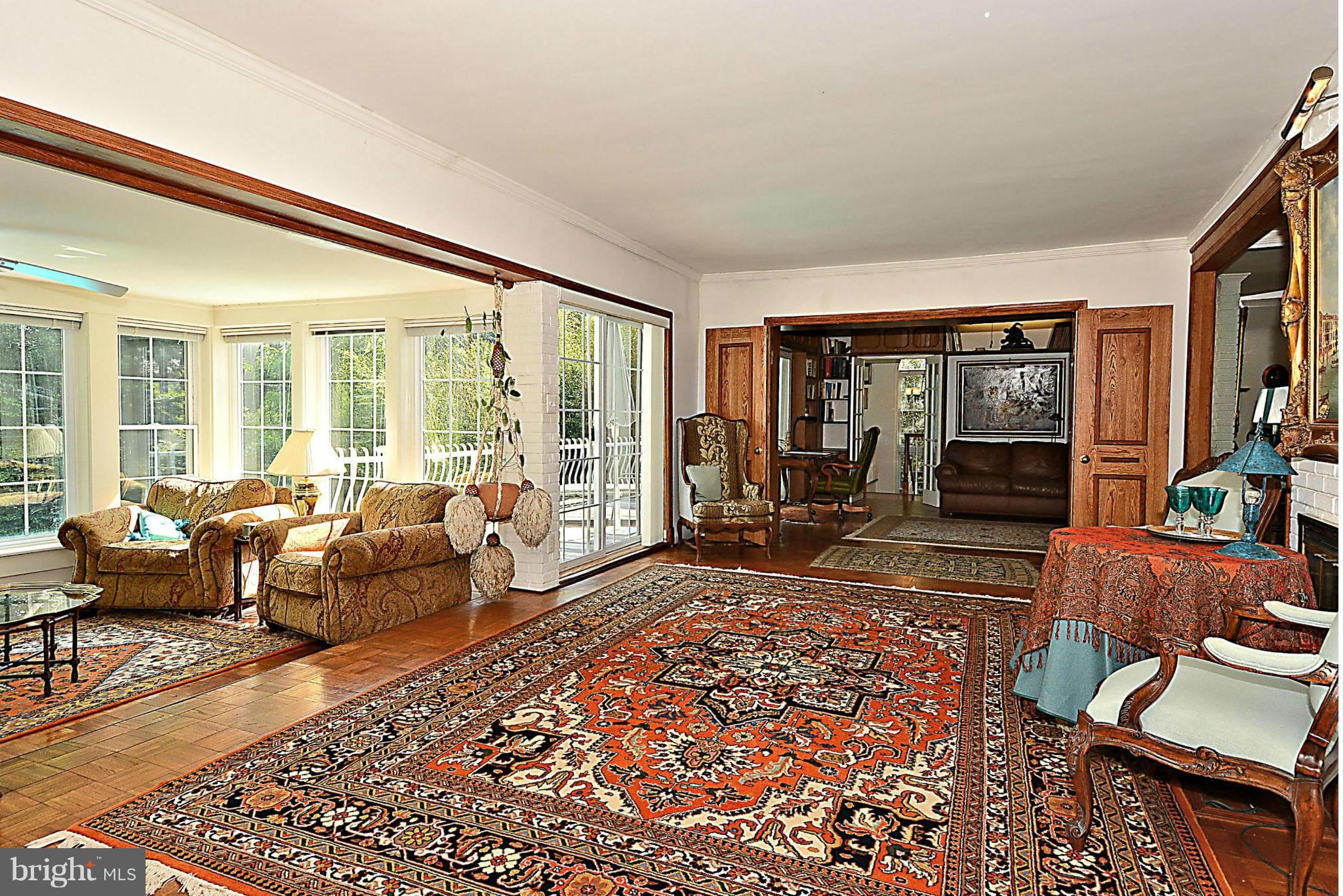 1913 Windsor Road Alexandria, VA 22307 - Photo 4 of 30 Grand Parlor