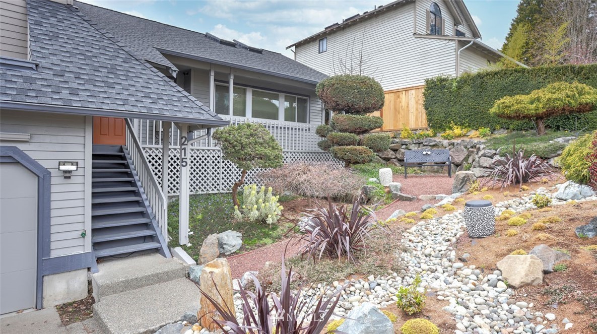 215 Powell Avenue Southwest Renton, WA 98057 - Photo 2 of 37