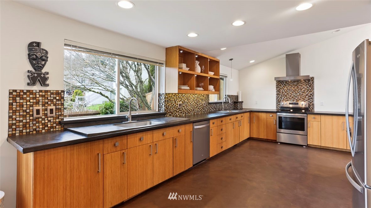 215 Powell Avenue Southwest Renton, WA 98057 - Photo 17 of 37