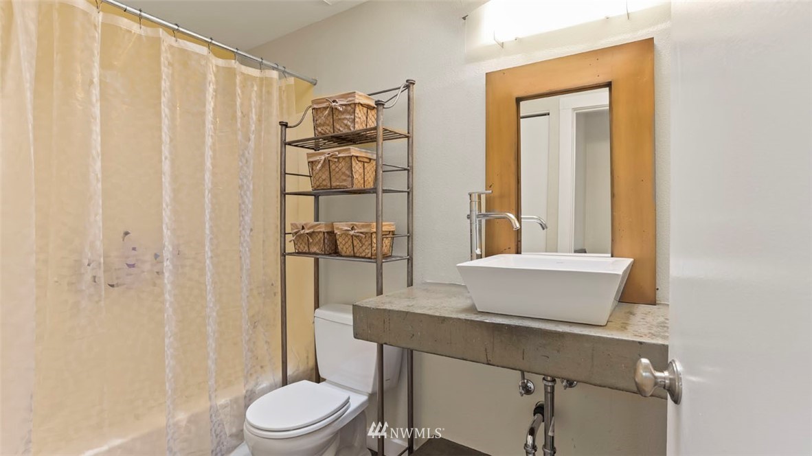 215 Powell Avenue Southwest Renton, WA 98057 - Photo 28 of 37