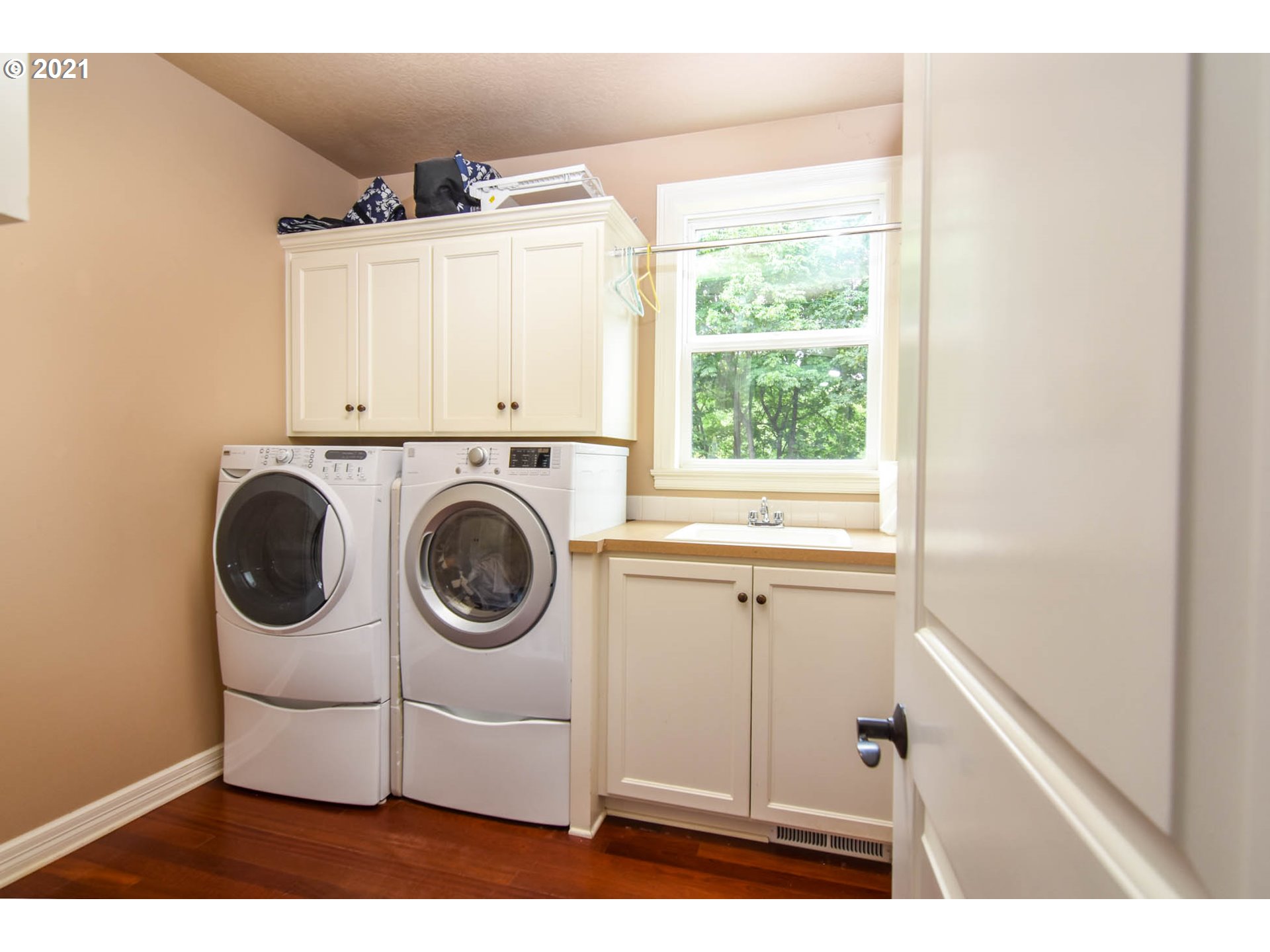 1127 Cedar Ridge Drive Eugene, OR 97401 - Photo 13 of 32 Gallery Image 13