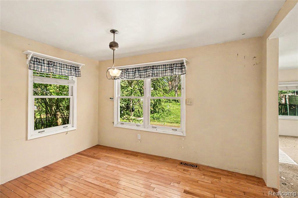 609 Main Street Fenton, MI 48430 - Photo 14 of 26
